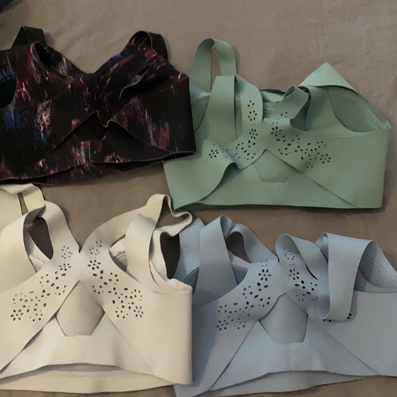 Victoria’s Secret Sports Bra 32D Angel Max - Picture 2 of 3